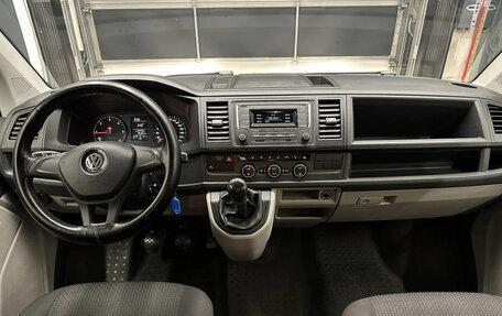 Volkswagen Caravelle T6 рестайлинг, 2019 год, 2 150 000 рублей, 13 фотография