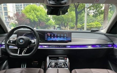 BMW 7 серия, 2025 год, 11 850 000 рублей, 15 фотография