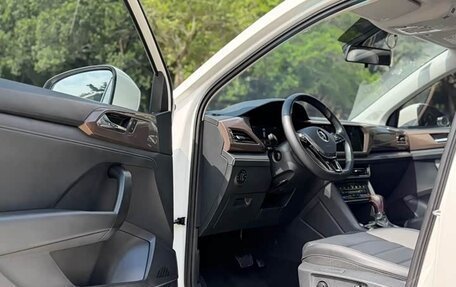 Volkswagen Tharu, 2022 год, 1 400 000 рублей, 10 фотография