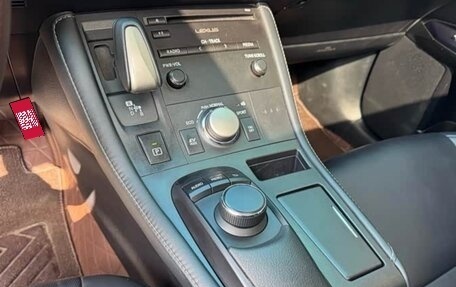 Lexus CT I рестайлинг, 2017 год, 1 900 000 рублей, 10 фотография