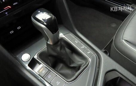 Volkswagen Tiguan II, 2023 год, 3 026 000 рублей, 10 фотография