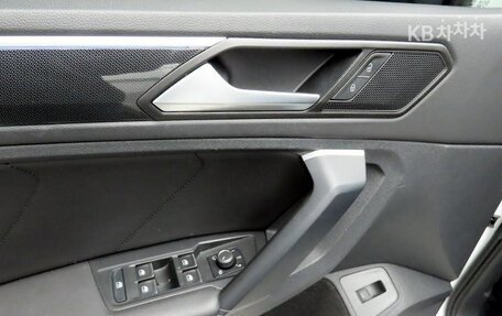 Volkswagen Tiguan II, 2023 год, 3 026 000 рублей, 11 фотография