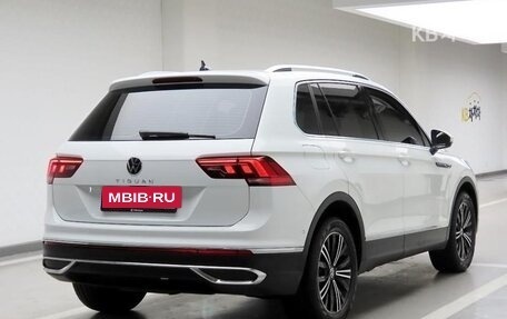 Volkswagen Tiguan II, 2023 год, 3 026 000 рублей, 4 фотография