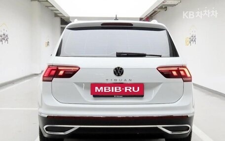 Volkswagen Tiguan II, 2023 год, 3 026 000 рублей, 3 фотография