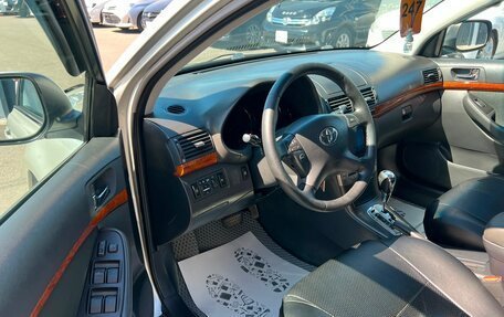 Toyota Avensis III рестайлинг, 2006 год, 909 000 рублей, 10 фотография