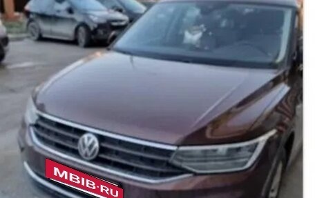 Volkswagen Tiguan II, 2021 год, 3 200 000 рублей, 5 фотография