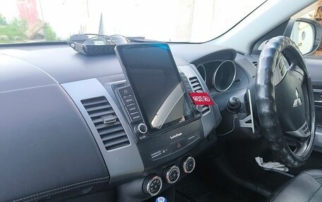 Mitsubishi Outlander III рестайлинг 3, 2010 год, 1 275 000 рублей, 13 фотография