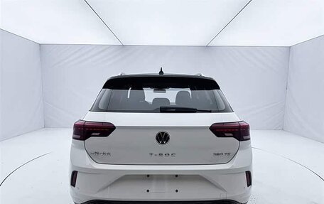 Volkswagen T-Roc I, 2023 год, 1 460 000 рублей, 6 фотография