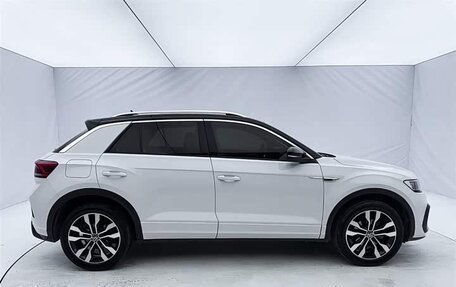 Volkswagen T-Roc I, 2023 год, 1 460 000 рублей, 4 фотография