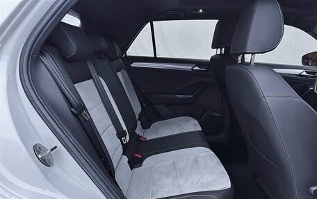 Volkswagen T-Roc I, 2023 год, 1 460 000 рублей, 17 фотография