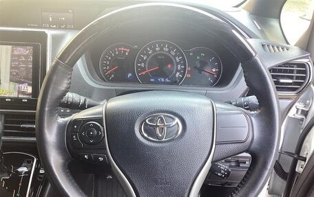 Toyota Noah III, 2020 год, 1 812 000 рублей, 9 фотография