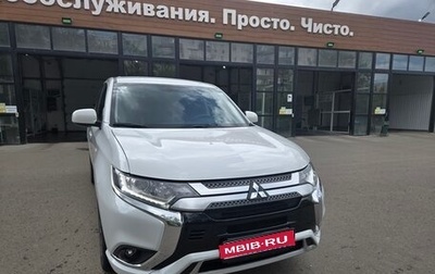 Mitsubishi Outlander III рестайлинг 3, 2022 год, 2 285 000 рублей, 1 фотография