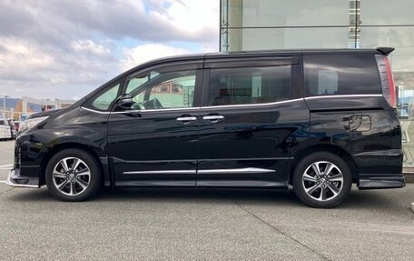 Toyota Noah III, 2021 год, 1 821 000 рублей, 5 фотография