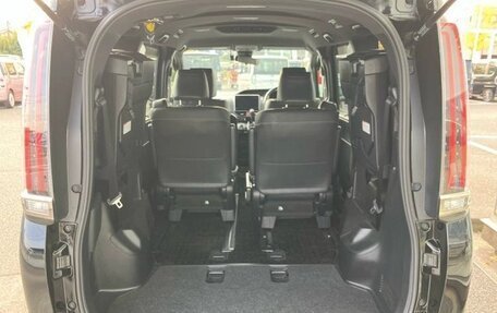 Toyota Noah III, 2021 год, 1 821 000 рублей, 21 фотография