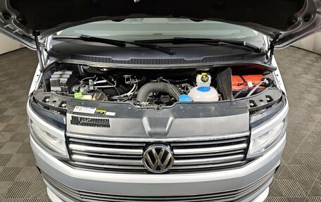 Volkswagen Multivan T6 рестайлинг, 2019 год, 4 150 000 рублей, 11 фотография