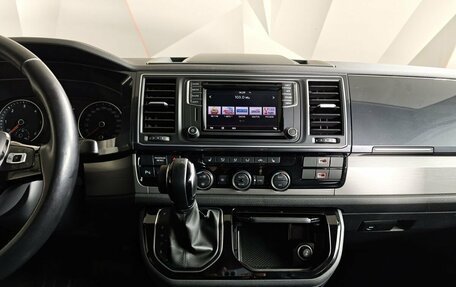 Volkswagen Multivan T6 рестайлинг, 2019 год, 4 150 000 рублей, 15 фотография