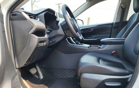 Toyota RAV4, 2020 год, 2 800 000 рублей, 6 фотография