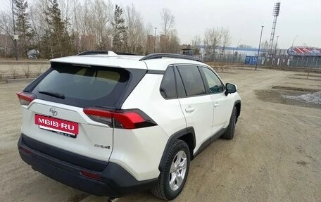 Toyota RAV4, 2020 год, 2 800 000 рублей, 5 фотография