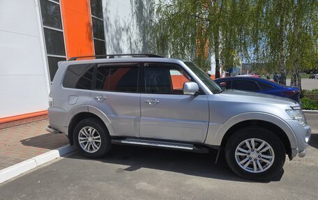 Mitsubishi Pajero IV, 2011 год, 2 100 000 рублей, 2 фотография