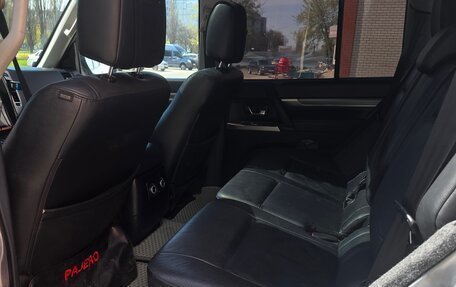 Mitsubishi Pajero IV, 2011 год, 2 100 000 рублей, 5 фотография
