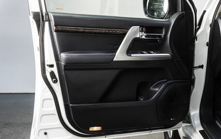 Toyota Land Cruiser 200, 2012 год, 3 650 000 рублей, 11 фотография
