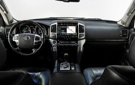 Toyota Land Cruiser 200, 2012 год, 3 650 000 рублей, 20 фотография