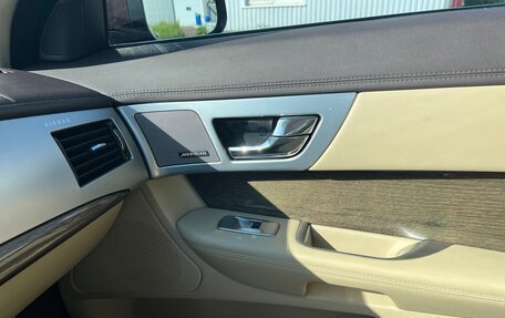 Jaguar XF I рестайлинг, 2013 год, 1 380 000 рублей, 9 фотография