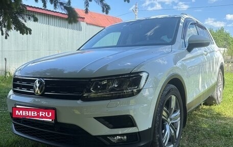 Volkswagen Tiguan II, 2017 год, 2 250 000 рублей, 2 фотография