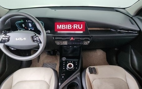 KIA Niro, 2023 год, 1 960 000 рублей, 5 фотография