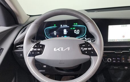 KIA Niro, 2023 год, 1 960 000 рублей, 11 фотография