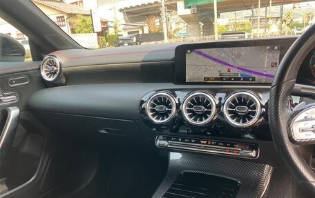 Mercedes-Benz CLA, 2021 год, 1 880 000 рублей, 13 фотография