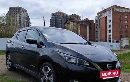 Nissan Leaf II, 2018 год, 1 750 000 рублей, 2 фотография