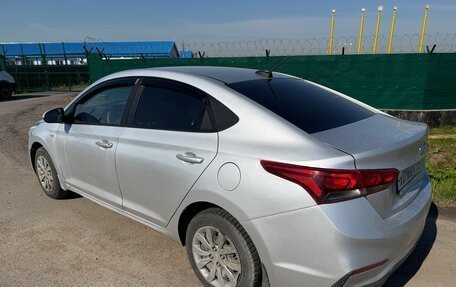 Hyundai Solaris II рестайлинг, 2017 год, 650 000 рублей, 2 фотография