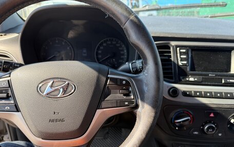 Hyundai Solaris II рестайлинг, 2017 год, 650 000 рублей, 6 фотография