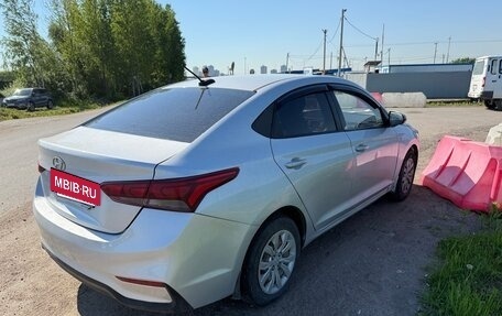 Hyundai Solaris II рестайлинг, 2017 год, 650 000 рублей, 3 фотография