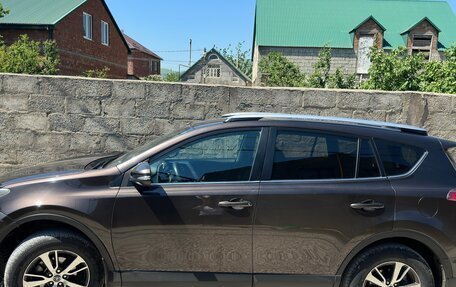 Toyota RAV4, 2018 год, 2 199 000 рублей, 3 фотография