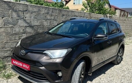 Toyota RAV4, 2018 год, 2 199 000 рублей, 7 фотография