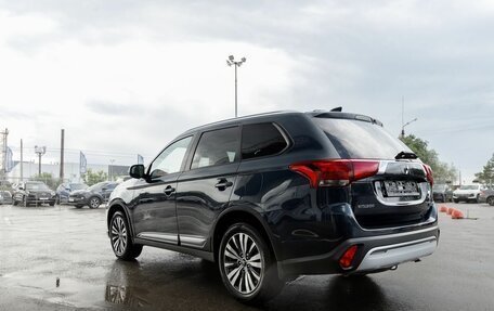 Mitsubishi Outlander III рестайлинг 3, 2018 год, 2 150 000 рублей, 5 фотография