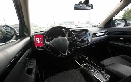Mitsubishi Outlander III рестайлинг 3, 2018 год, 2 150 000 рублей, 6 фотография