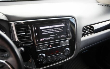 Mitsubishi Outlander III рестайлинг 3, 2018 год, 2 150 000 рублей, 10 фотография
