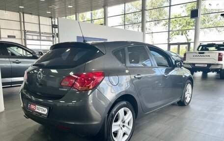 Opel Astra J, 2011 год, 779 900 рублей, 4 фотография