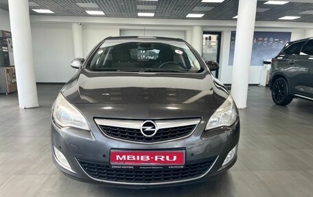 Opel Astra J, 2011 год, 779 900 рублей, 2 фотография