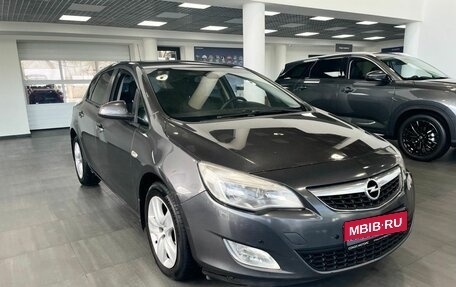 Opel Astra J, 2011 год, 779 900 рублей, 3 фотография