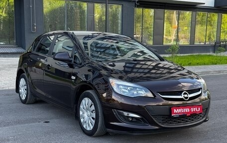 Opel Astra J, 2013 год, 870 000 рублей, 1 фотография
