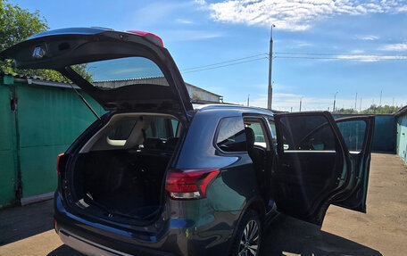 Mitsubishi Outlander III рестайлинг 3, 2019 год, 2 190 000 рублей, 12 фотография