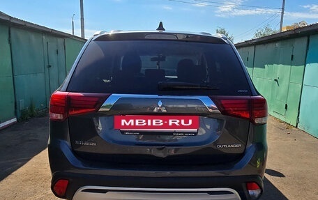 Mitsubishi Outlander III рестайлинг 3, 2019 год, 2 190 000 рублей, 4 фотография