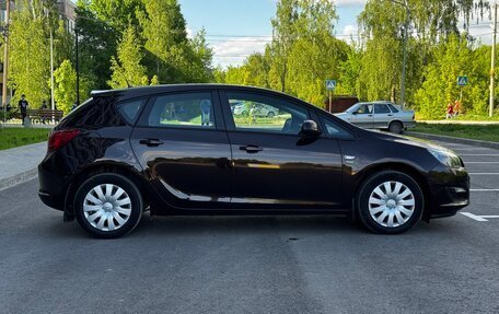 Opel Astra J, 2013 год, 870 000 рублей, 2 фотография