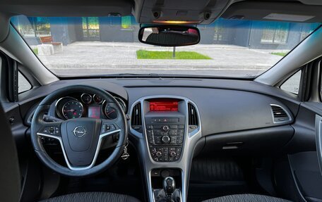 Opel Astra J, 2013 год, 870 000 рублей, 13 фотография