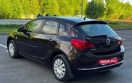 Opel Astra J, 2013 год, 870 000 рублей, 5 фотография
