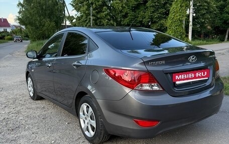 Hyundai Solaris II рестайлинг, 2012 год, 540 000 рублей, 3 фотография